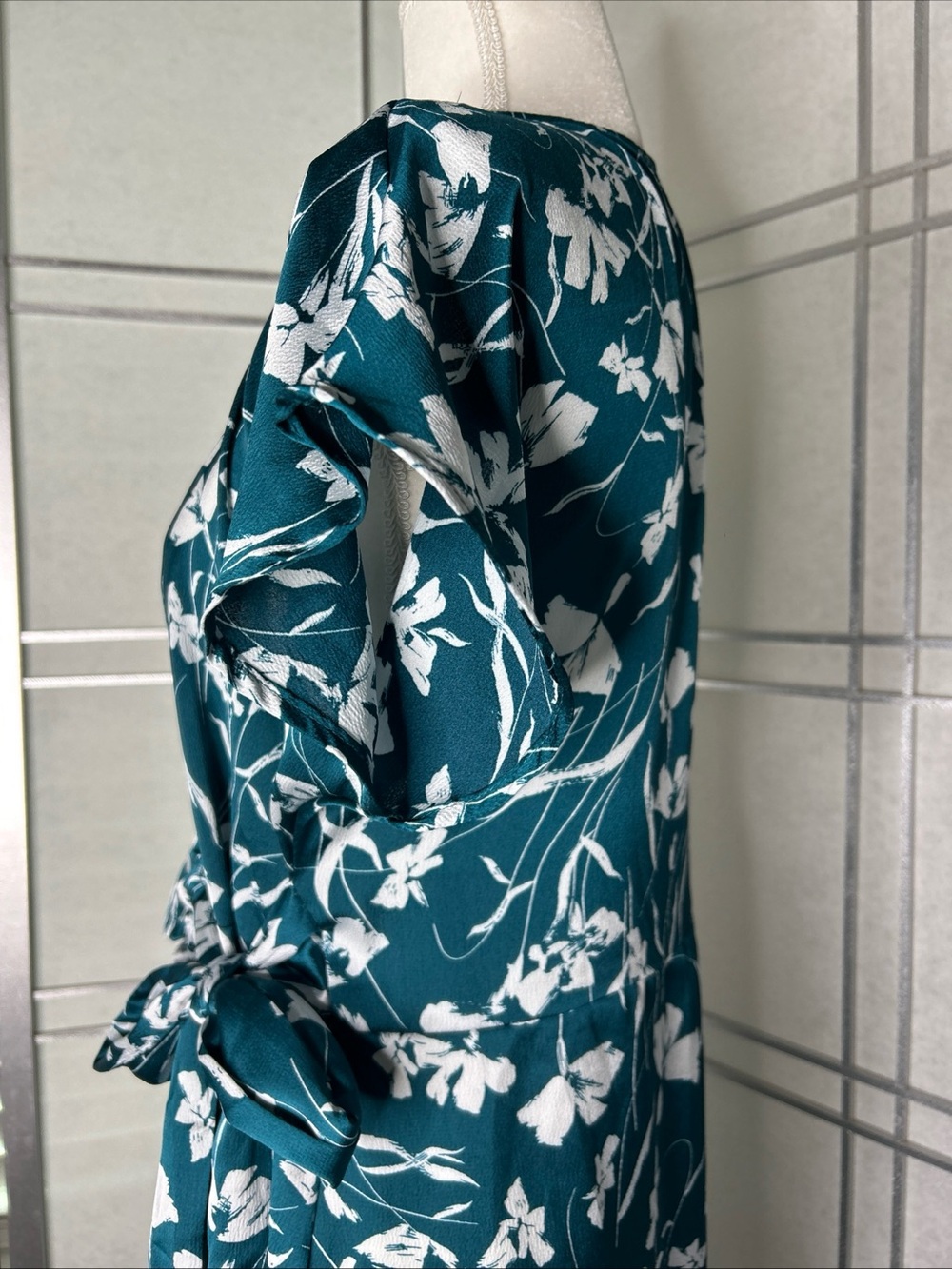 Joie de Vivre Women’s Floral Print Wrap Dress Size XL teal White Short Sleeve - Picture 8 of 13